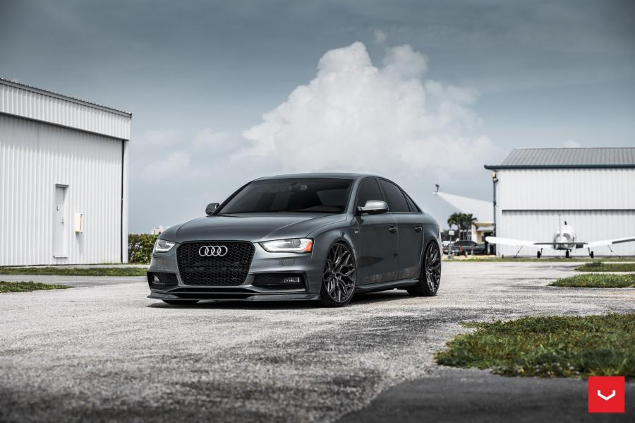  Audi S4 Sedan on Vossen Wheels (HF-2) 2018 года  (фото 2 из 22)
